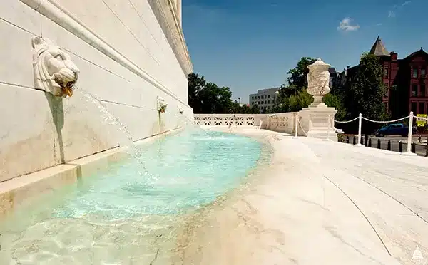 Image of a Supreme Court Building